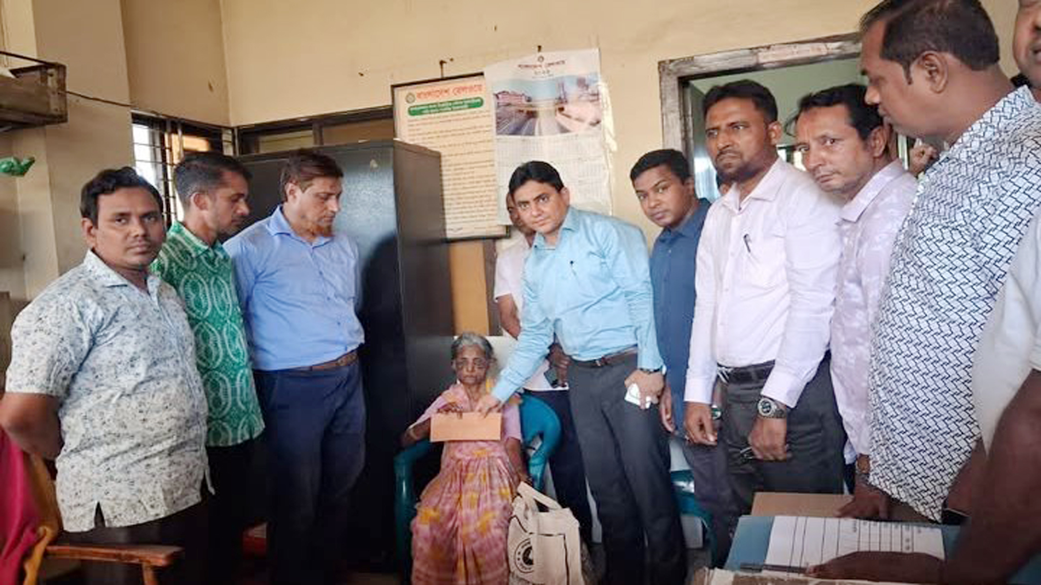 নৃশংস নির্যাতনের শিকার বৃদ্ধা বুবির চিকিৎসার দায়িত্ব নিলেন ইউএনও