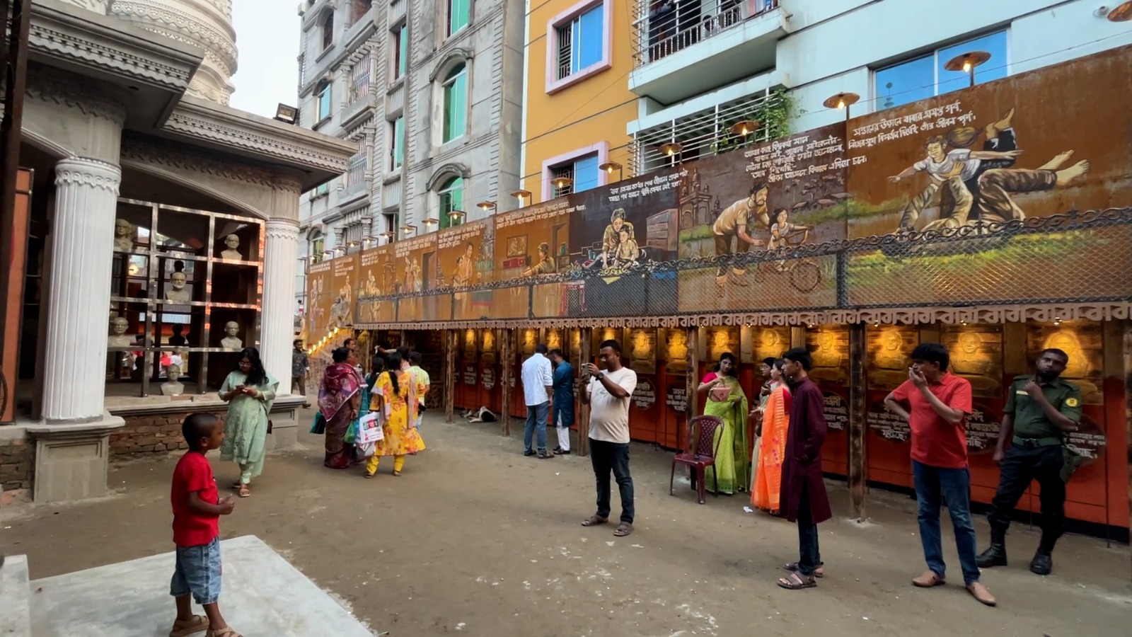 বাবার নিঃস্বার্থ ভালোবাসার গল্পে পূজা মণ্ডপসজ্জা, প্রশংসায় ভাসছে বাগবিতান ক্লাব